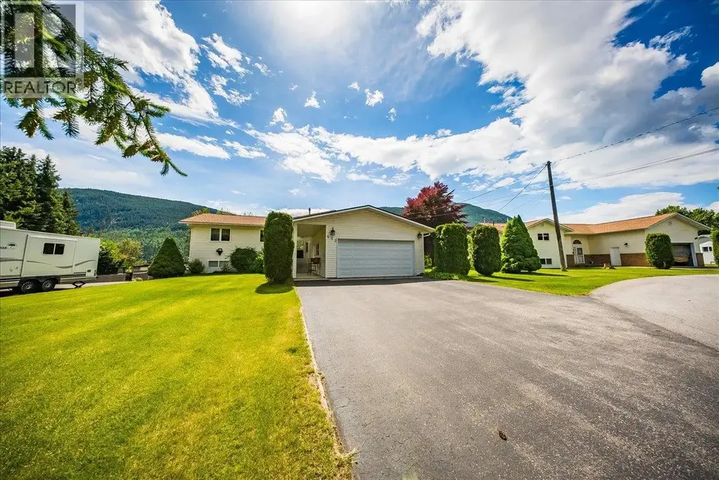 412 14th Avenue, Genelle